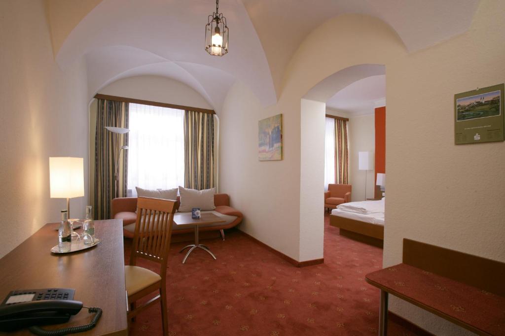 Altstadt-Hotel Zieglerbraeu ダッハウ 部屋 写真